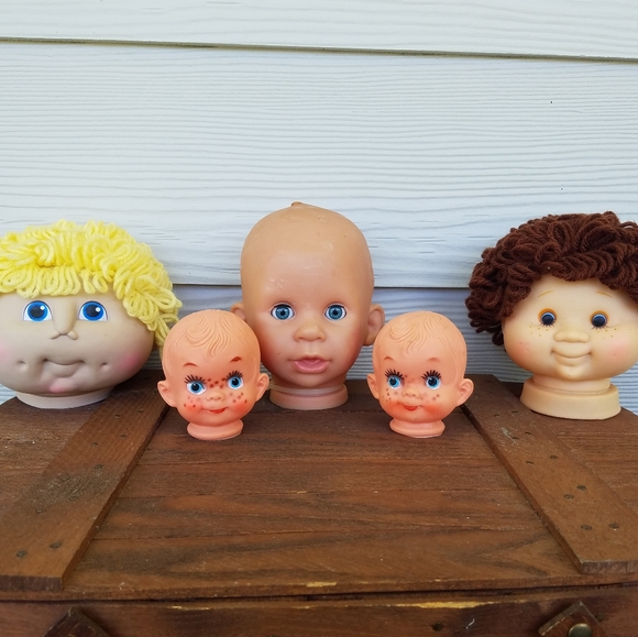 Random Vintage lot of 5 Doll Heads Plastic Randtoy Lee Ward Odd Doll Heads Diy - Picture 3 of 8